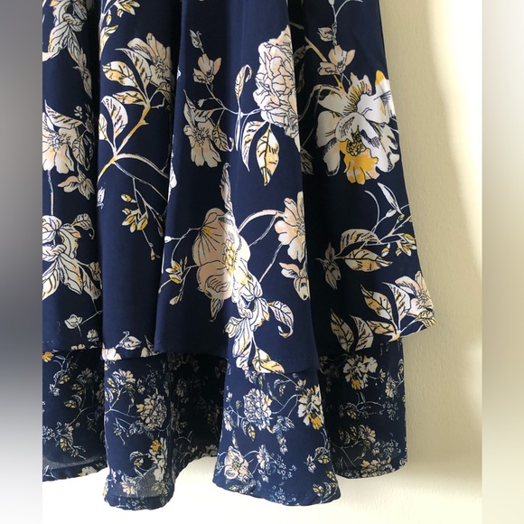 Floral Summer Dress. Size Small. Double lined and very flattering! - Picture 2 of 2